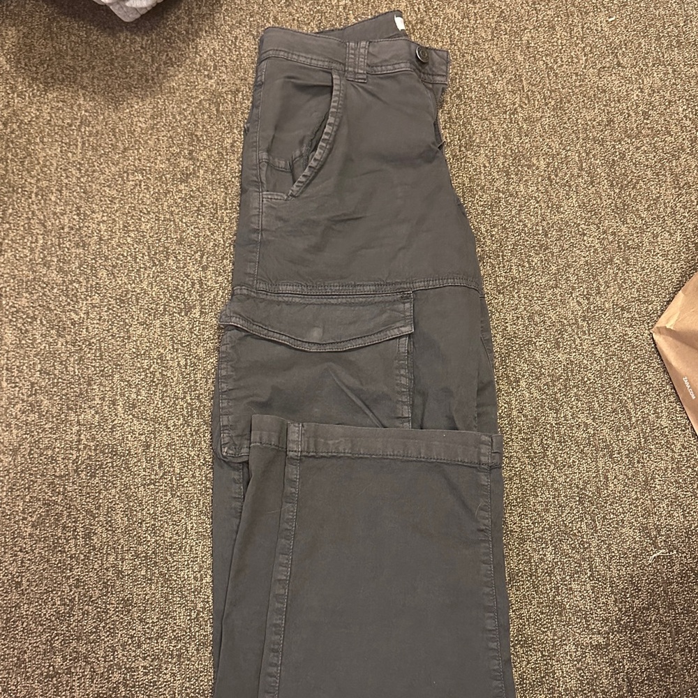 Never worn garage cargo pants straight leg